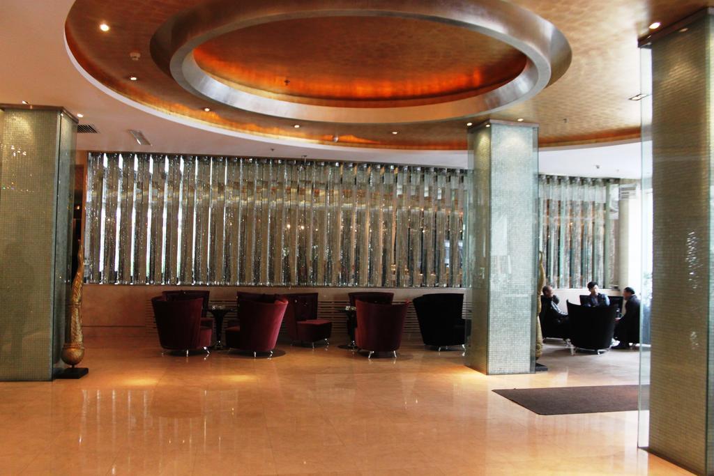 Harbin Yakelai Holiday Hotel Exterior photo