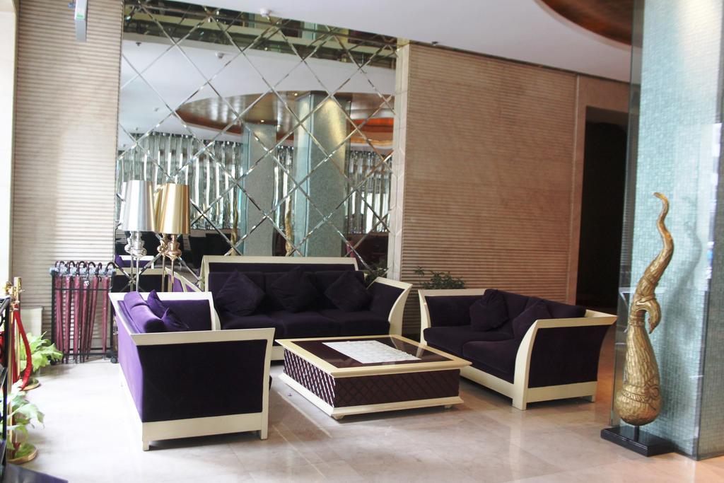 Harbin Yakelai Holiday Hotel Exterior photo