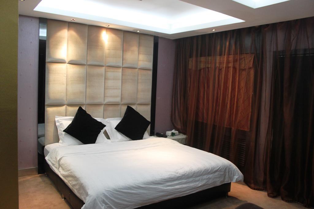 Harbin Yakelai Holiday Hotel Room photo